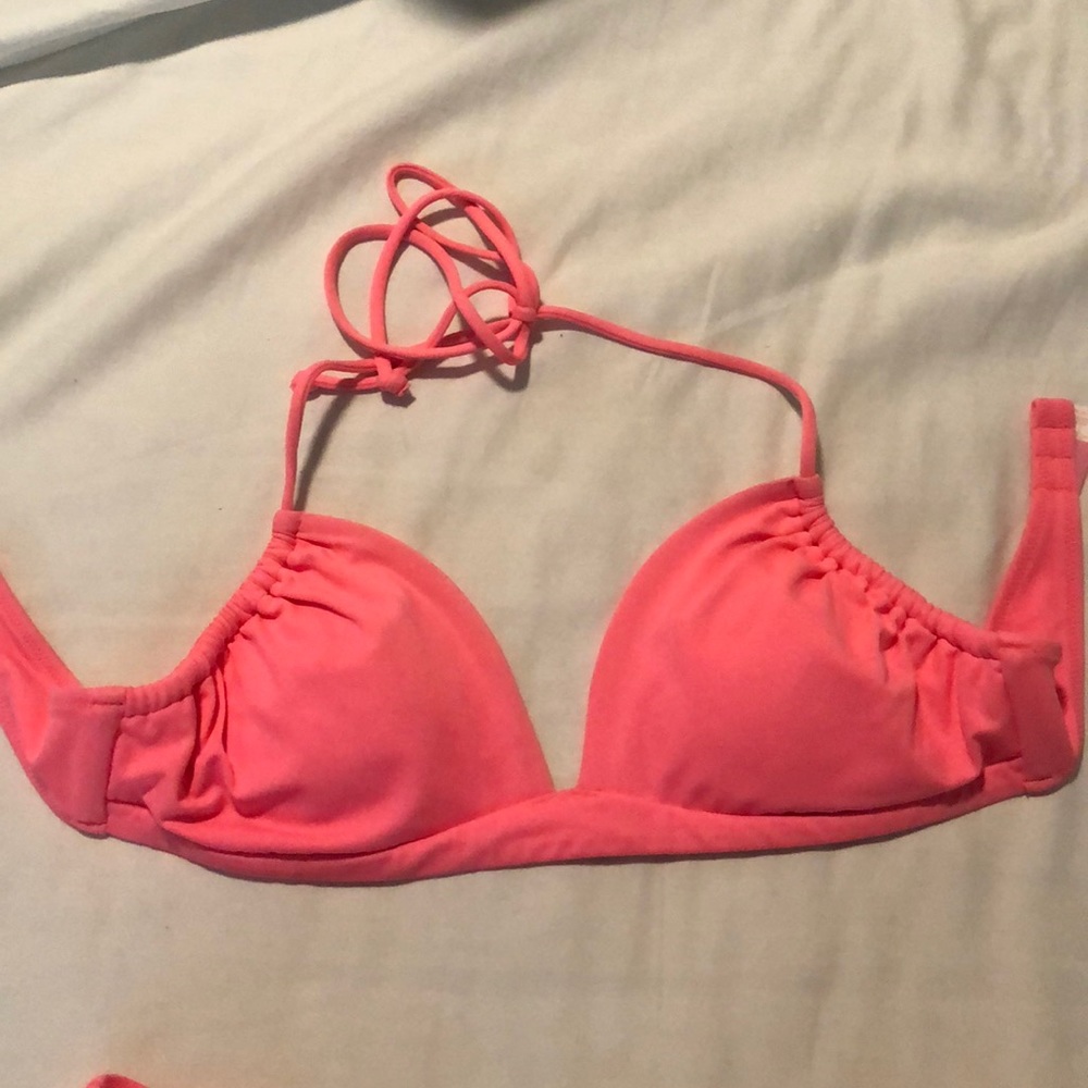 Victoria Secret bikini - Picture 4 of 7